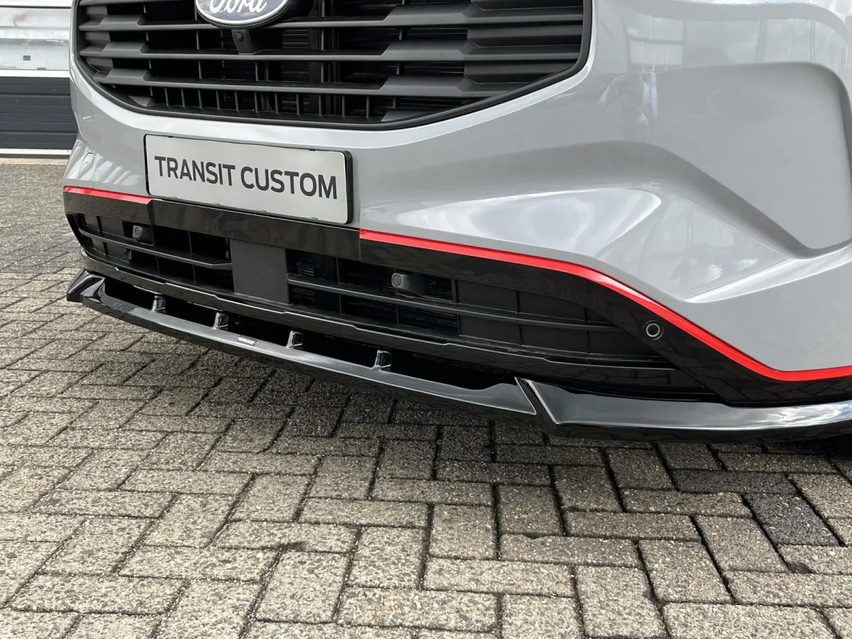 320 2.5 PHEV L2H1 Grey Platinum Dubbele Cabine 233pk Aut / 5 Pers. / 2250kg Trekgewicht / 1100kg Laadvermogen / Vol. Leder / Glaslookpanelen / Privacy Glass / Adapt. Cruise control!