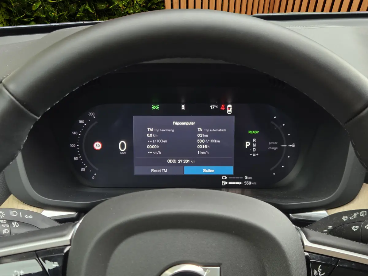 2.0 T6 Plug-in hybrid AWD Ultra Dark | Trekhaak | Facelift | 360cam | Stoel/stuurverwarming