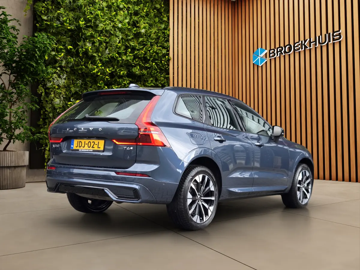 2.0 T6 Plug-in hybrid AWD Ultra Dark | Trekhaak | Facelift | 360cam | Stoel/stuurverwarming