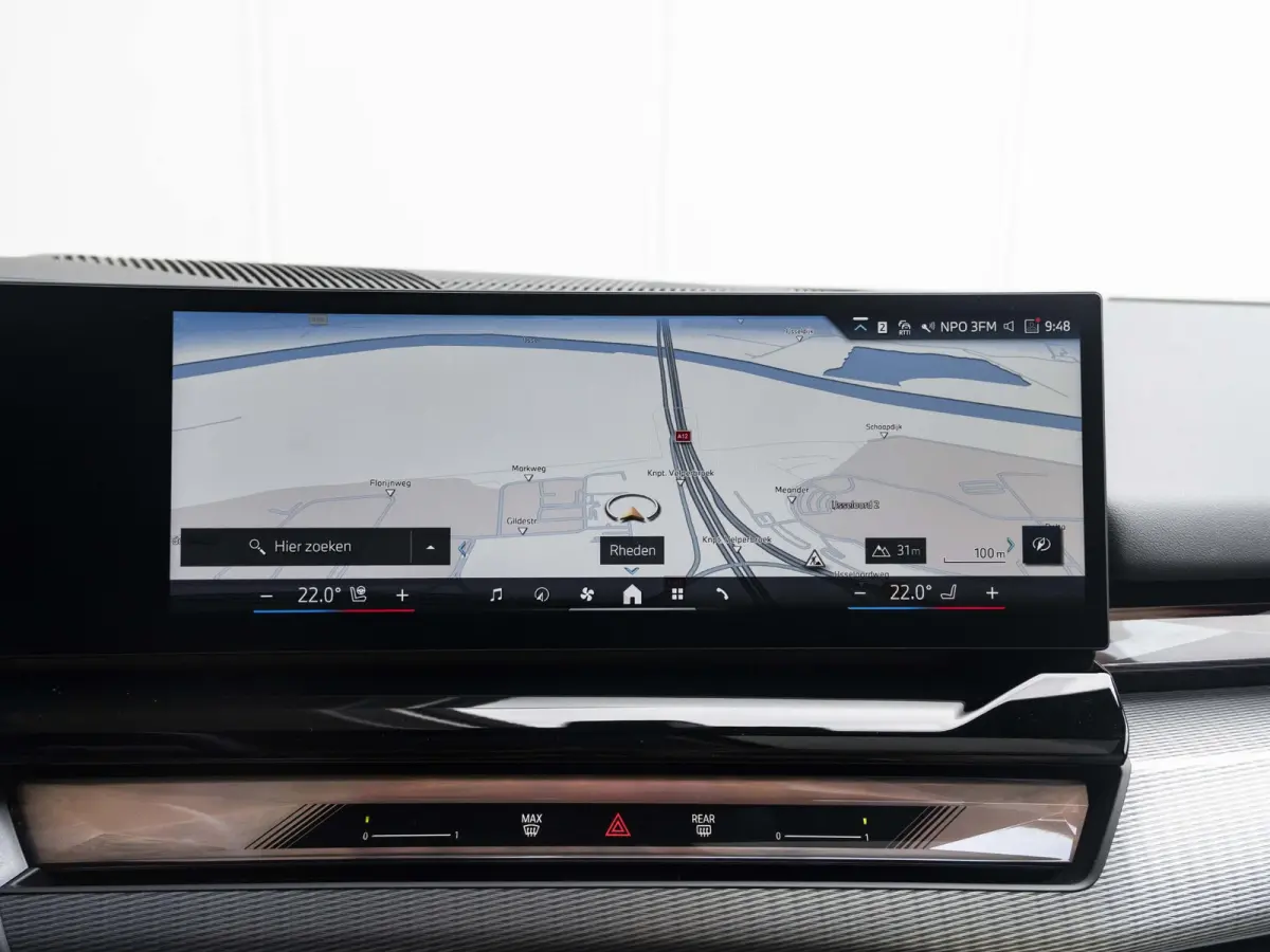 550e xDrive SoH 100% | M Sportpakket Pro | Travel Pack | Comfort Pack | Adaptief onderstel professional | Bowers & Wilkins Audiosysteem |19 inch | Glazen panoramadak | Stoelventilatie | Comf