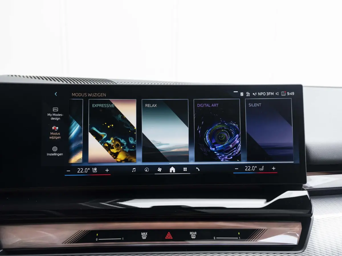 550e xDrive SoH 100% | M Sportpakket Pro | Travel Pack | Comfort Pack | Adaptief onderstel professional | Bowers & Wilkins Audiosysteem |19 inch | Glazen panoramadak | Stoelventilatie | Comf