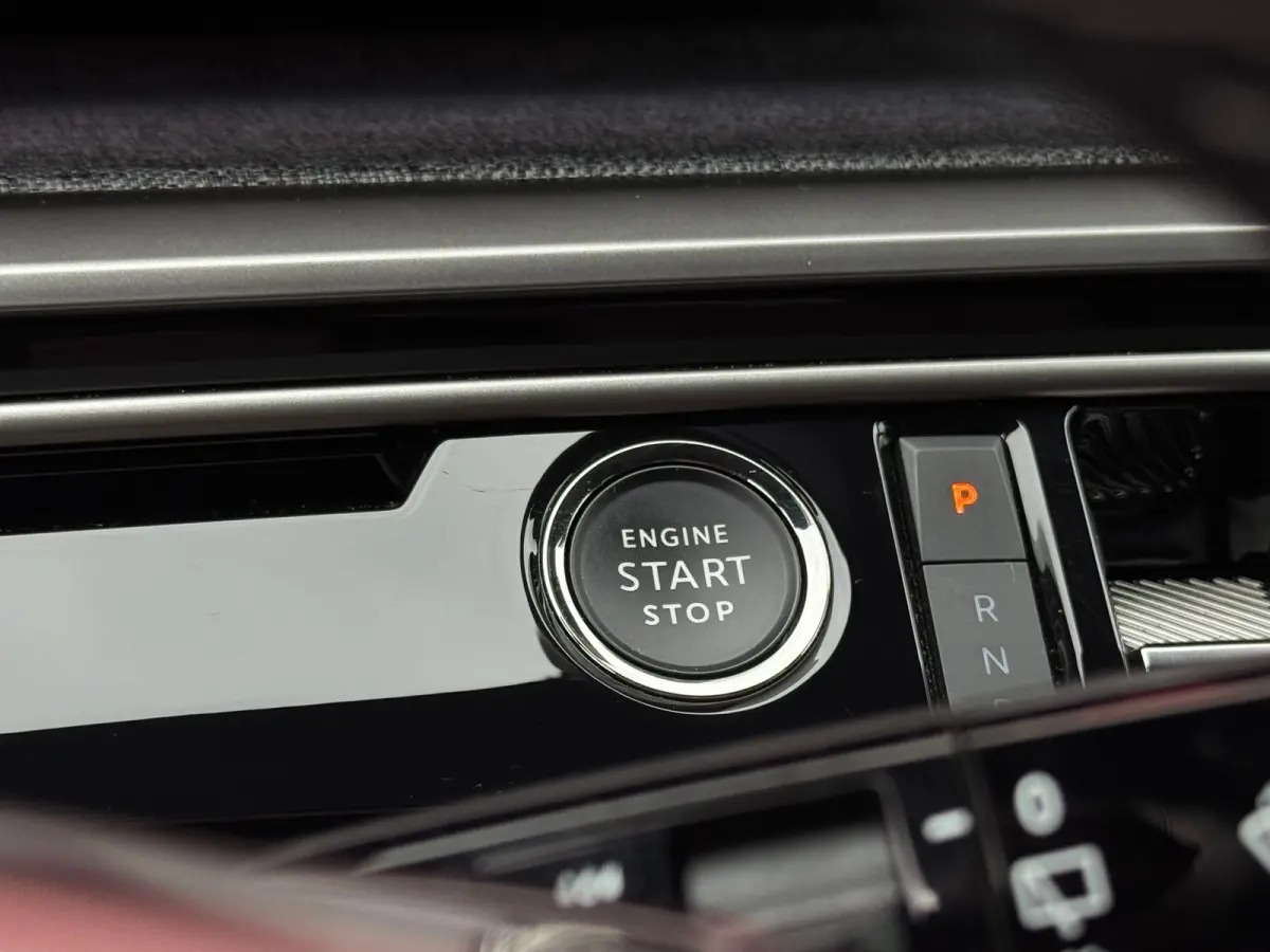 1.6 Plug-in Hybrid 195 Allure 360-Graden Camera | Stoel/Stuur Verwarming | Navigatie | Adaptive Cruise Control