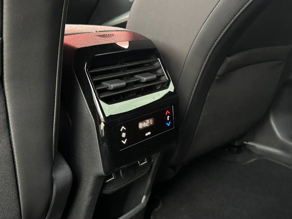 1.6 Plug-in Hybrid 195 Allure 360-Graden Camera | Stoel/Stuur Verwarming | Navigatie | Adaptive Cruise Control