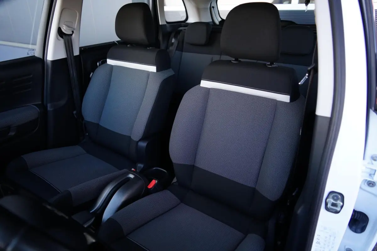 1.2 PureTech Feel, NL, clima, PDC, CarPlay