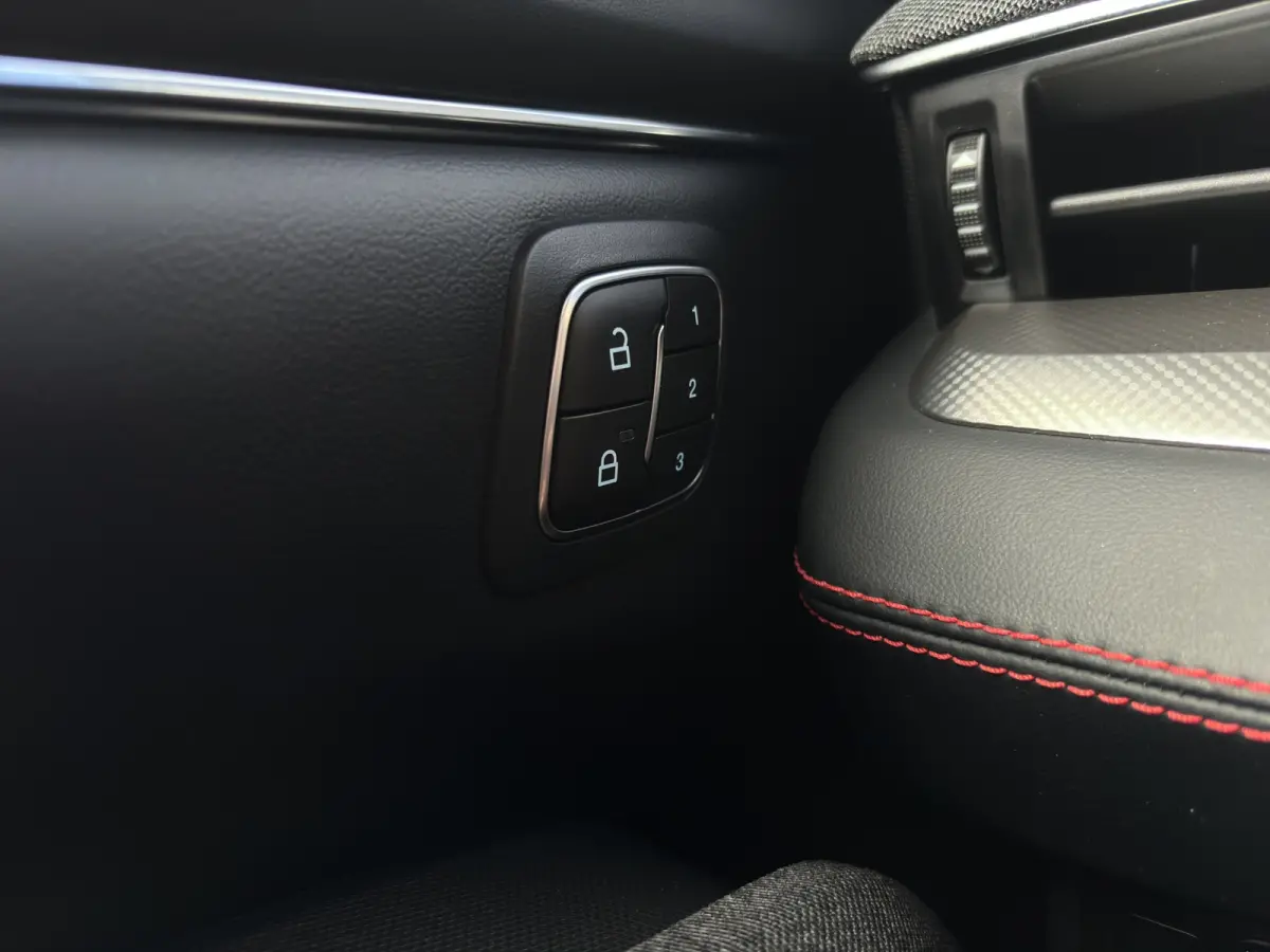 Extended First Edition AWD 98 kWh | Pano | SOH 95,5% | Trekhaak | Adap. Cruise | 19 inch