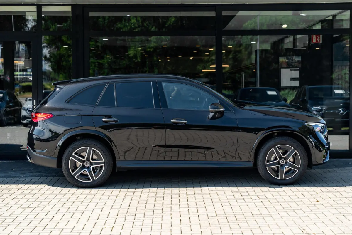 400e 4MATIC Sport Edition | Panoramaschuifdak | Premium pakket | DIGITAL LIGHT | 20" AMG-velgen