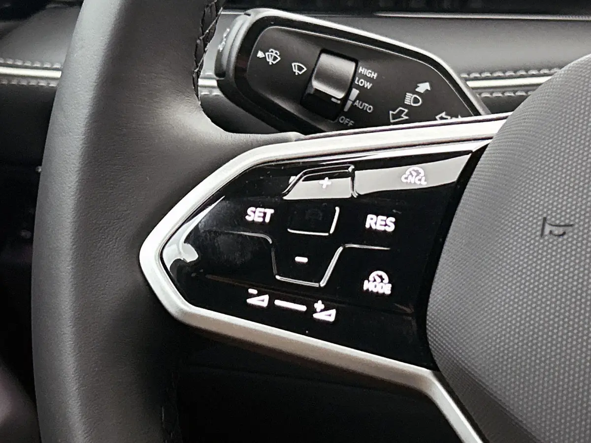 Pro Business 77 kWh 286 PK | IQ Lights | Elektrische achterklep | Apple Carplay draadloos | 360 Camera | Head-up display | Stoelverwarming | Stuurverwarming | Navigatie | Android Auto draadl