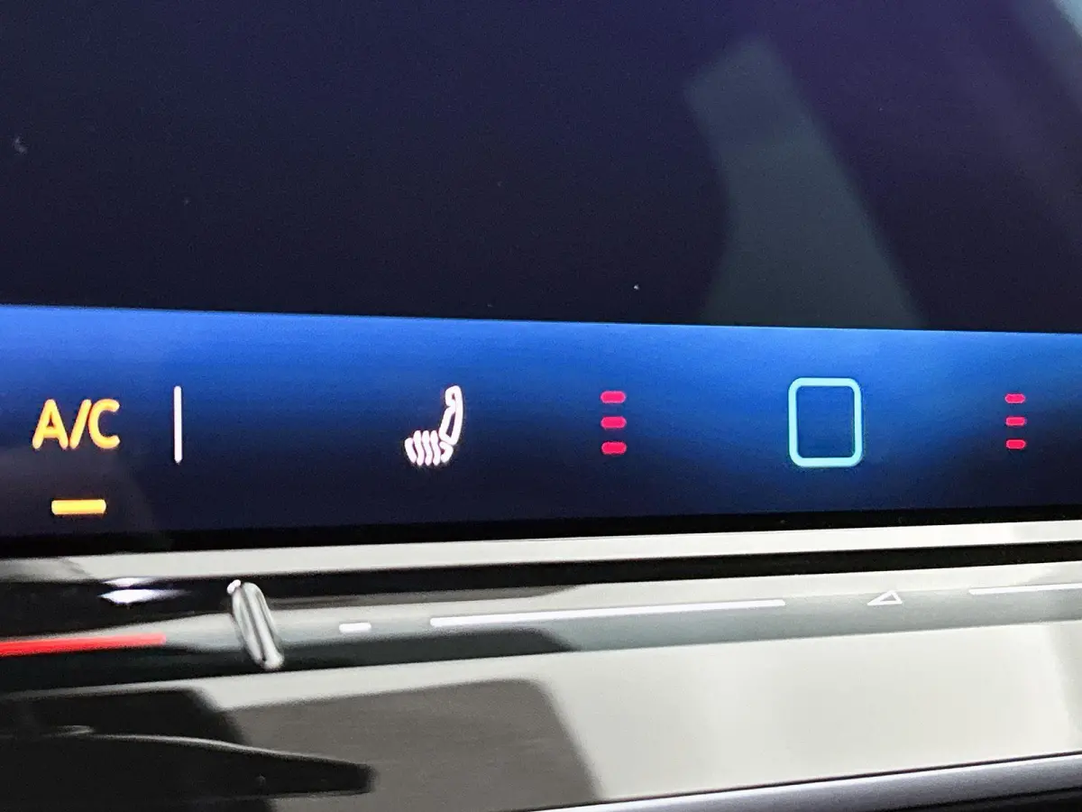 Pro Business 77 kWh 286 PK | IQ Lights | Elektrische achterklep | Apple Carplay draadloos | 360 Camera | Head-up display | Stoelverwarming | Stuurverwarming | Navigatie | Android Auto draadl