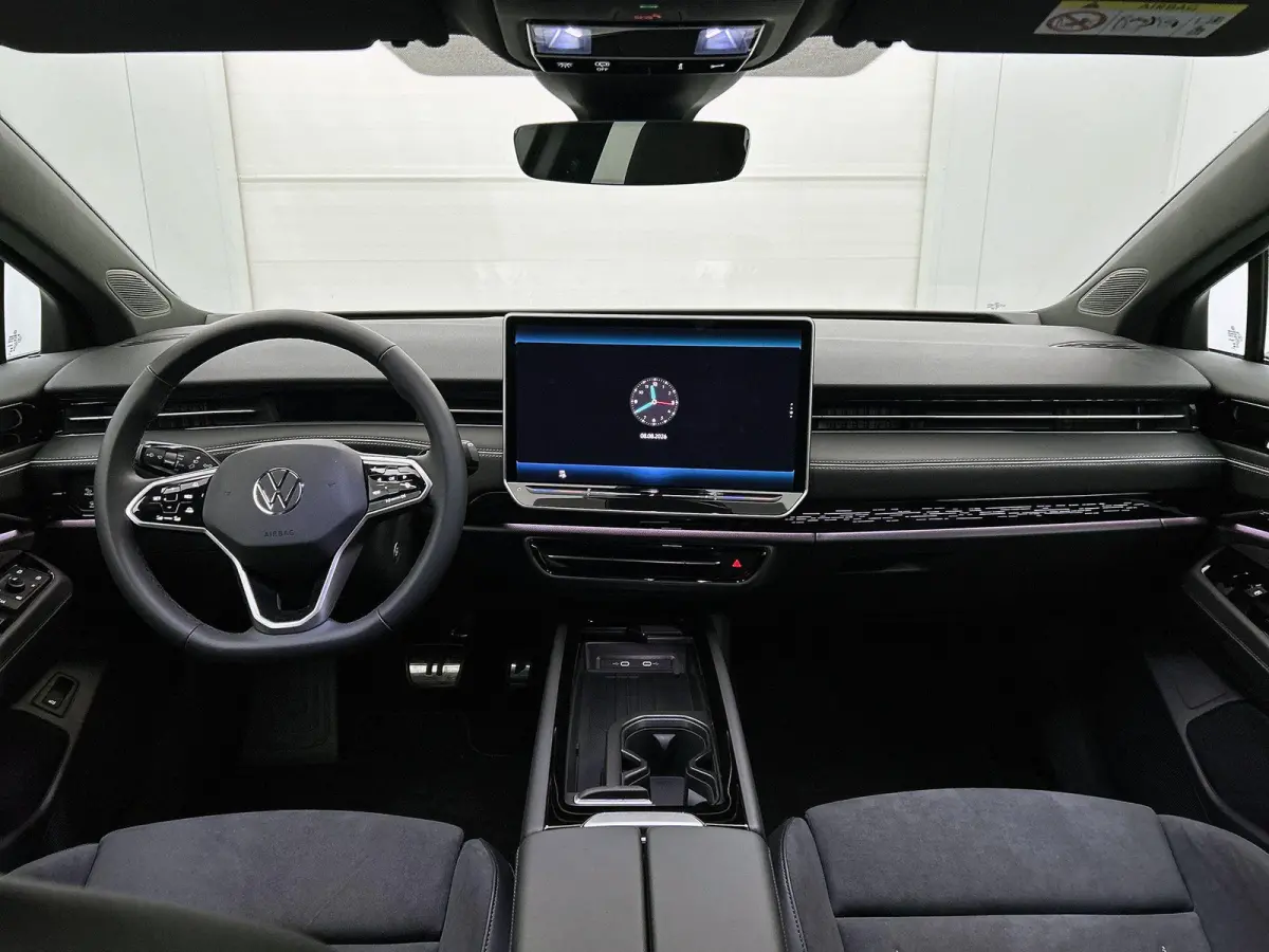 Pro Business 77 kWh 286 PK | IQ Lights | Elektrische achterklep | Apple Carplay draadloos | 360 Camera | Head-up display | Stoelverwarming | Stuurverwarming | Navigatie | Android Auto draadl