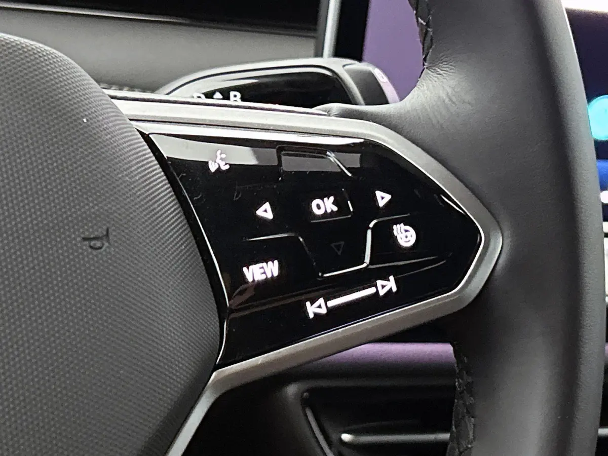 Pro Business 77 kWh 286 PK | IQ Lights | Elektrische achterklep | Apple Carplay draadloos | 360 Camera | Head-up display | Stoelverwarming | Stuurverwarming | Navigatie | Android Auto draadl