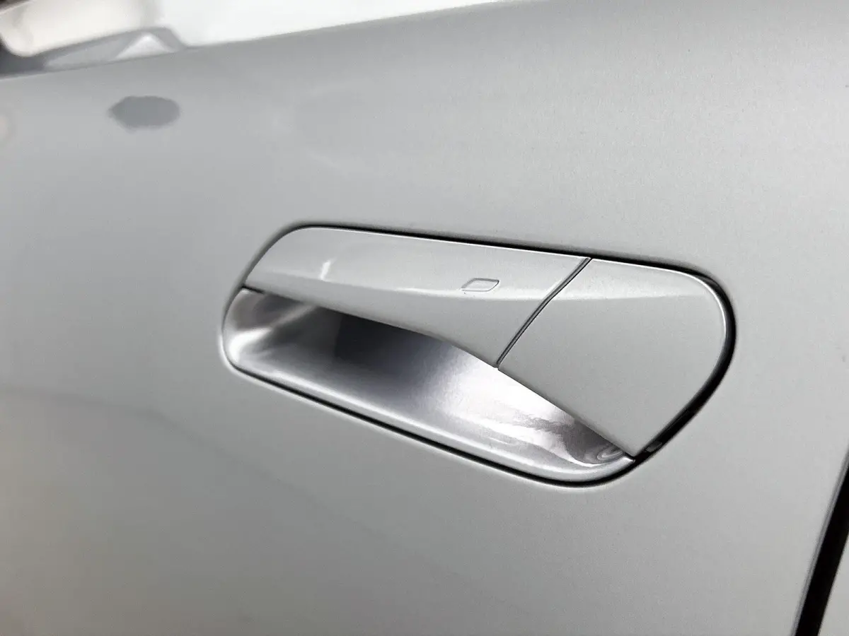 Pro Business 77 kWh 286 PK | IQ Lights | Elektrische achterklep | Apple Carplay draadloos | 360 Camera | Head-up display | Stoelverwarming | Stuurverwarming | Navigatie | Android Auto draadl