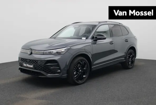 1.5 eHybrid R-Line Edition 204 PK | Demo | Automaat| Black Style | Panoramisch- en Kantel dak | 360' Camera | Travel Assist | Draadloze Apple carplay | Navigatie | Keyless | Ruiten getint | 