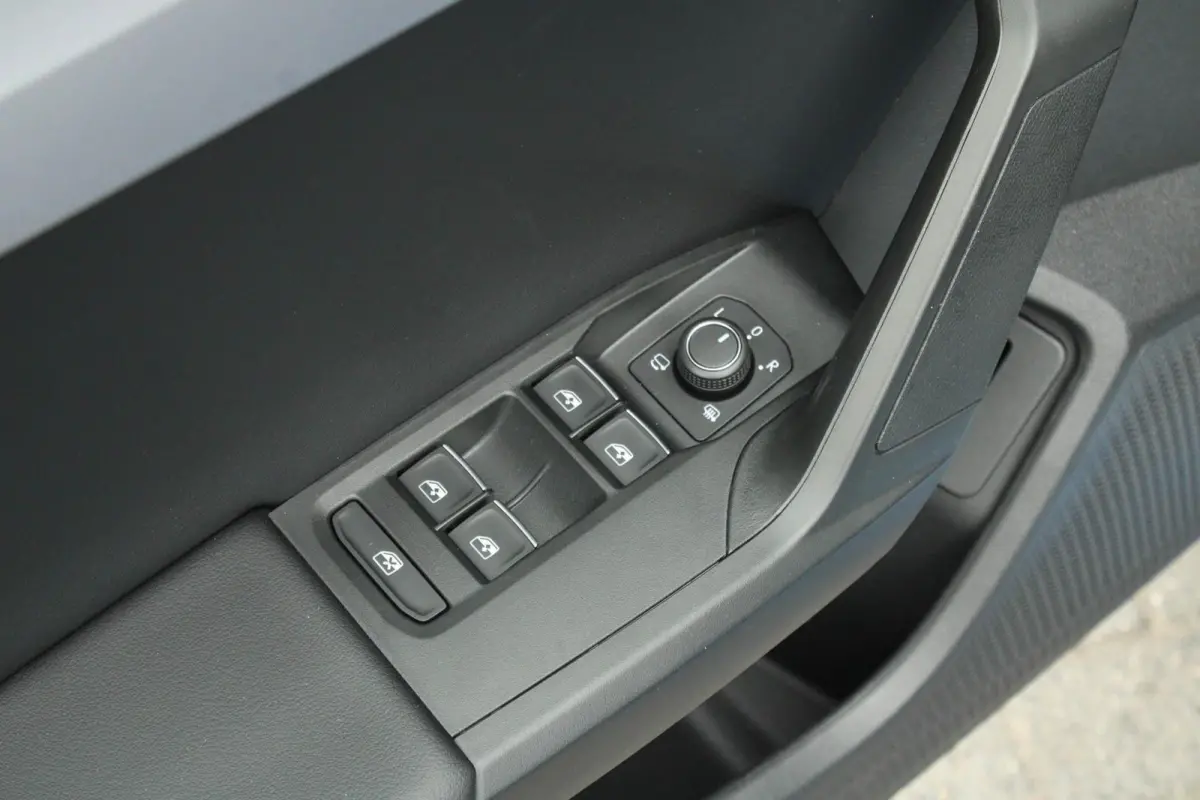 1.5 TSI e-Hybrid 204pk FR Business |Verlaagd | Black Pack | 18' velgen | Navigatie | Adaptief Cruise Control