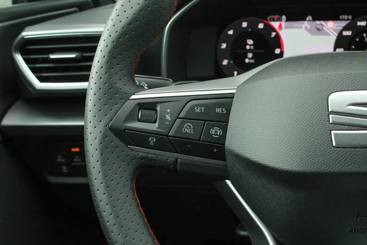 1.5 TSI e-Hybrid 204pk FR Business |Verlaagd | Black Pack | 18' velgen | Navigatie | Adaptief Cruise Control