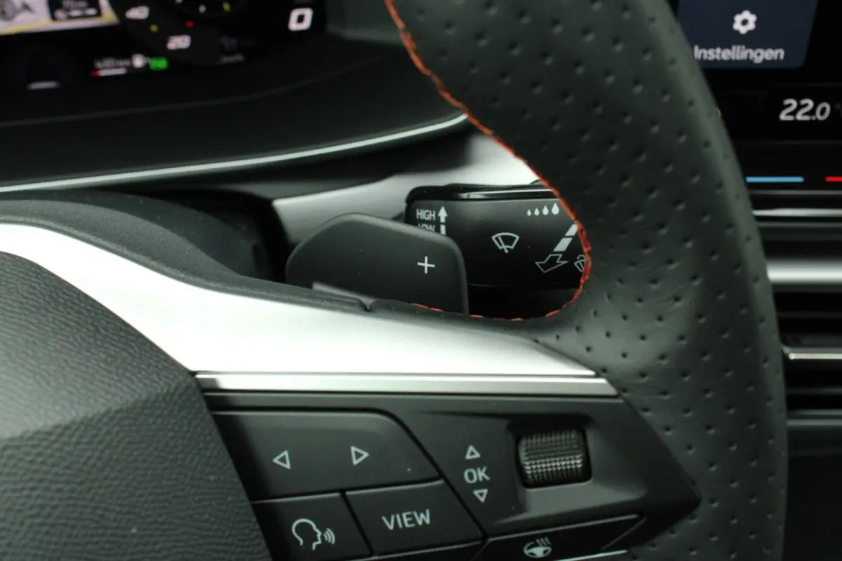 1.5 TSI e-Hybrid 204pk FR Business |Verlaagd | Black Pack | 18' velgen | Navigatie | Adaptief Cruise Control