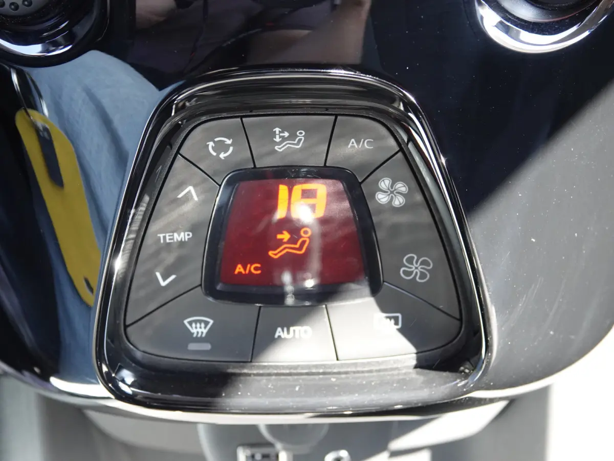1.0 e-VTi AUTOMAAT Allure NAP | CLIMA | TREKH. | LMV | CARPLAY
