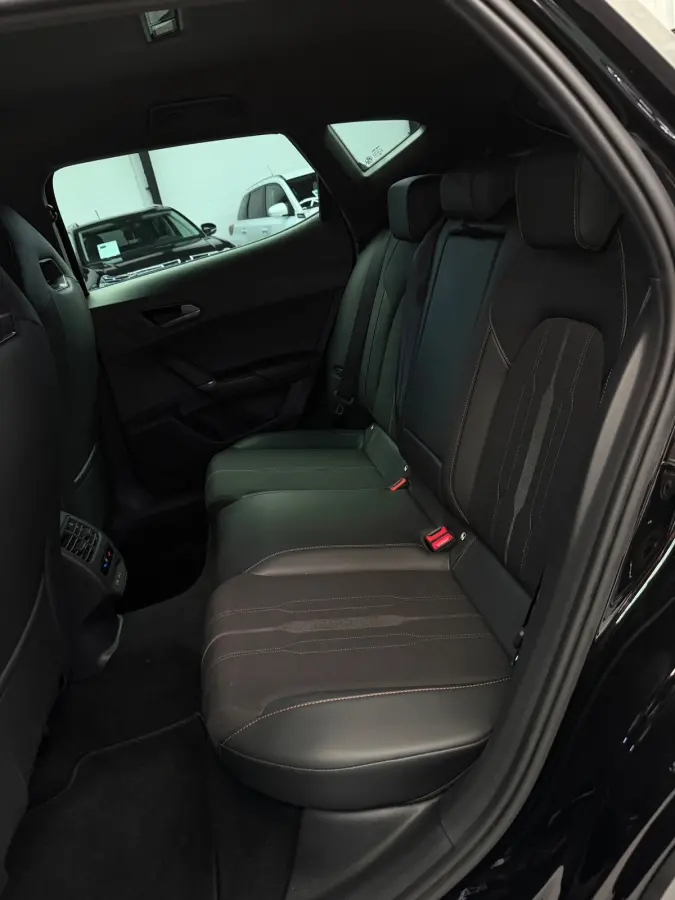 1.4 e-Hybrid VZ 245pk Performance CarPlay 360 Camera
