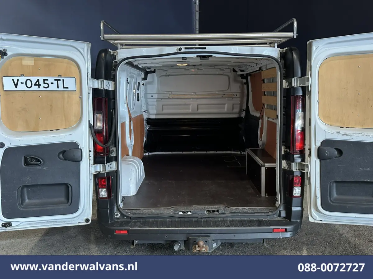 1.6 dCi L1H1 Euro6 Airco | Imperiaal | Trekhaak | Parkeersensoren | Cruisecontrol Bijrijdersbank