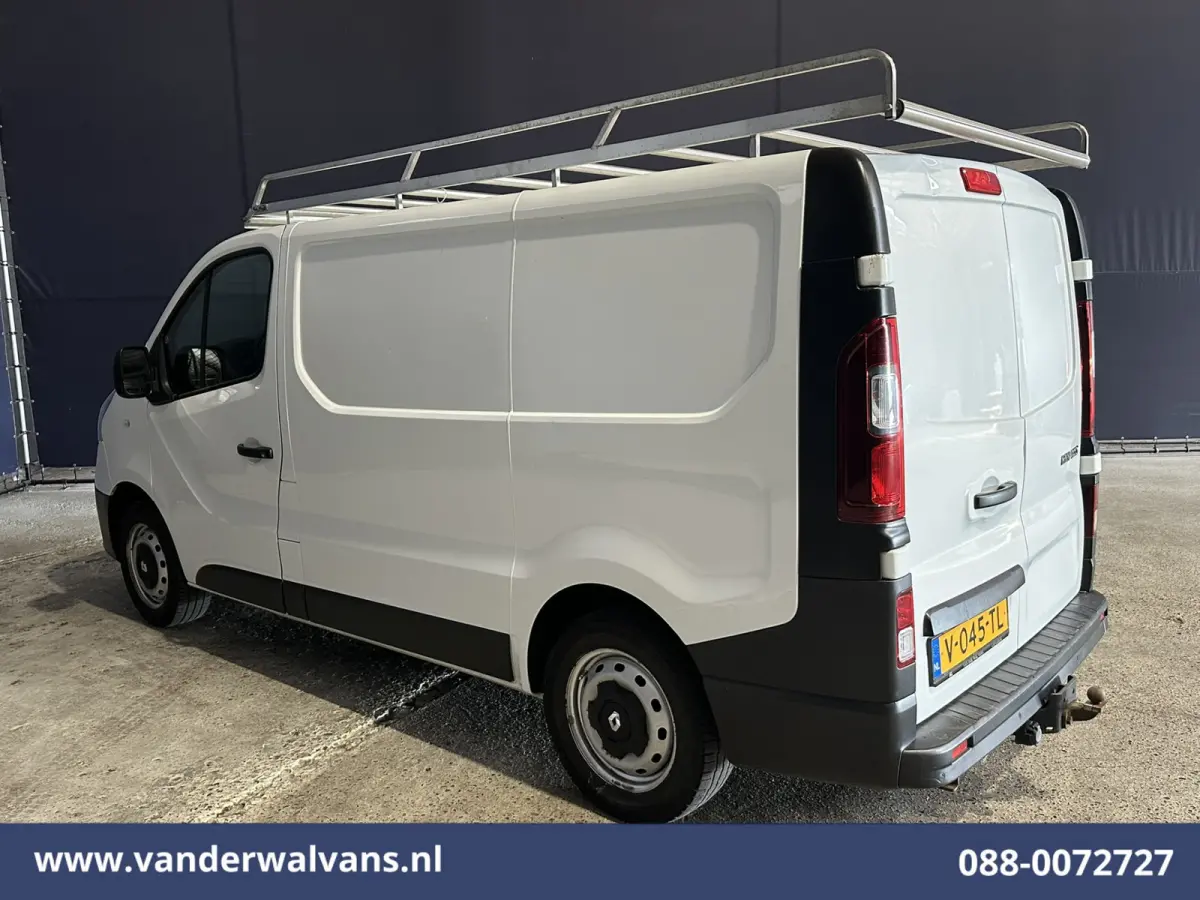1.6 dCi L1H1 Euro6 Airco | Imperiaal | Trekhaak | Parkeersensoren | Cruisecontrol Bijrijdersbank