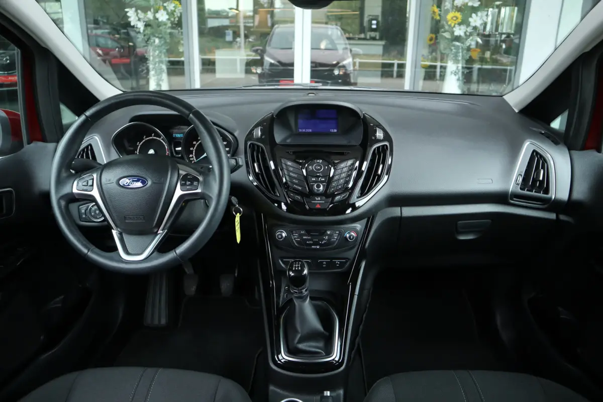 1.0 EcoBoost Titanium Navi / Camera / Clima / Cruise / LM-Velgen