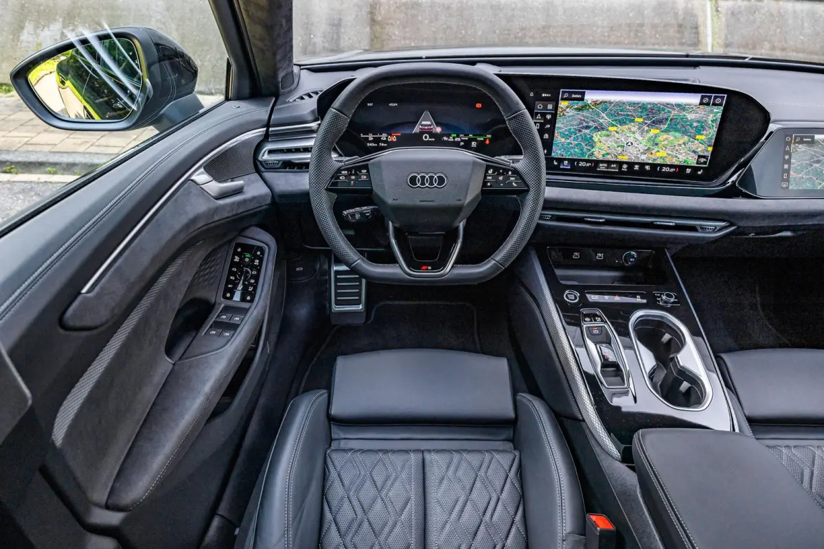 55 TFSI-e 367pk Quattro S edition Competition | Panoramadak met Smartglass | Luchtvering | Sportstoel Plus incl. Massage / Ventilatie  | Vierwielbesturing | Head-up | Keyless