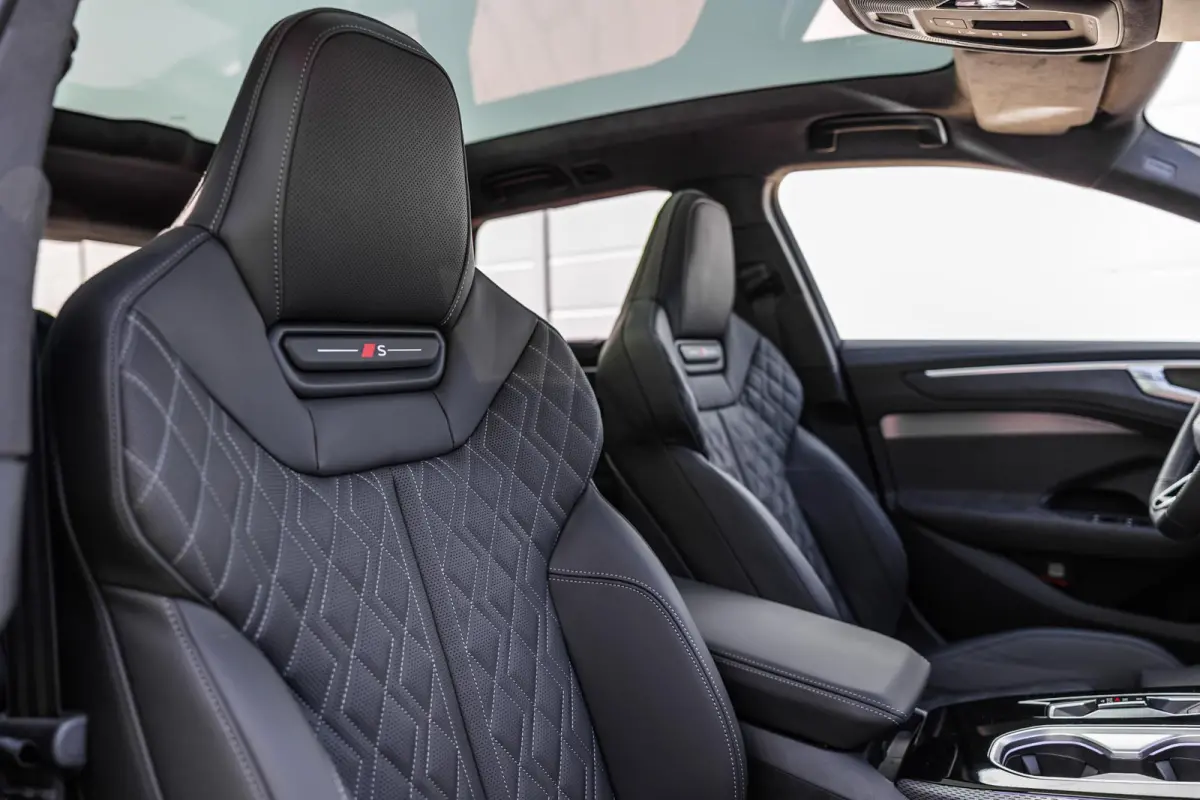 55 TFSI-e 367pk Quattro S edition Competition | Panoramadak met Smartglass | Luchtvering | Sportstoel Plus incl. Massage / Ventilatie  | Vierwielbesturing | Head-up | Keyless