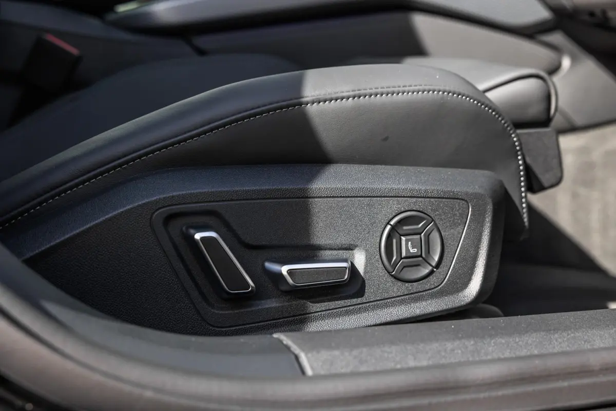 55 TFSI-e 367pk Quattro S edition Competition | Panoramadak met Smartglass | Luchtvering | Sportstoel Plus incl. Massage / Ventilatie  | Vierwielbesturing | Head-up | Keyless