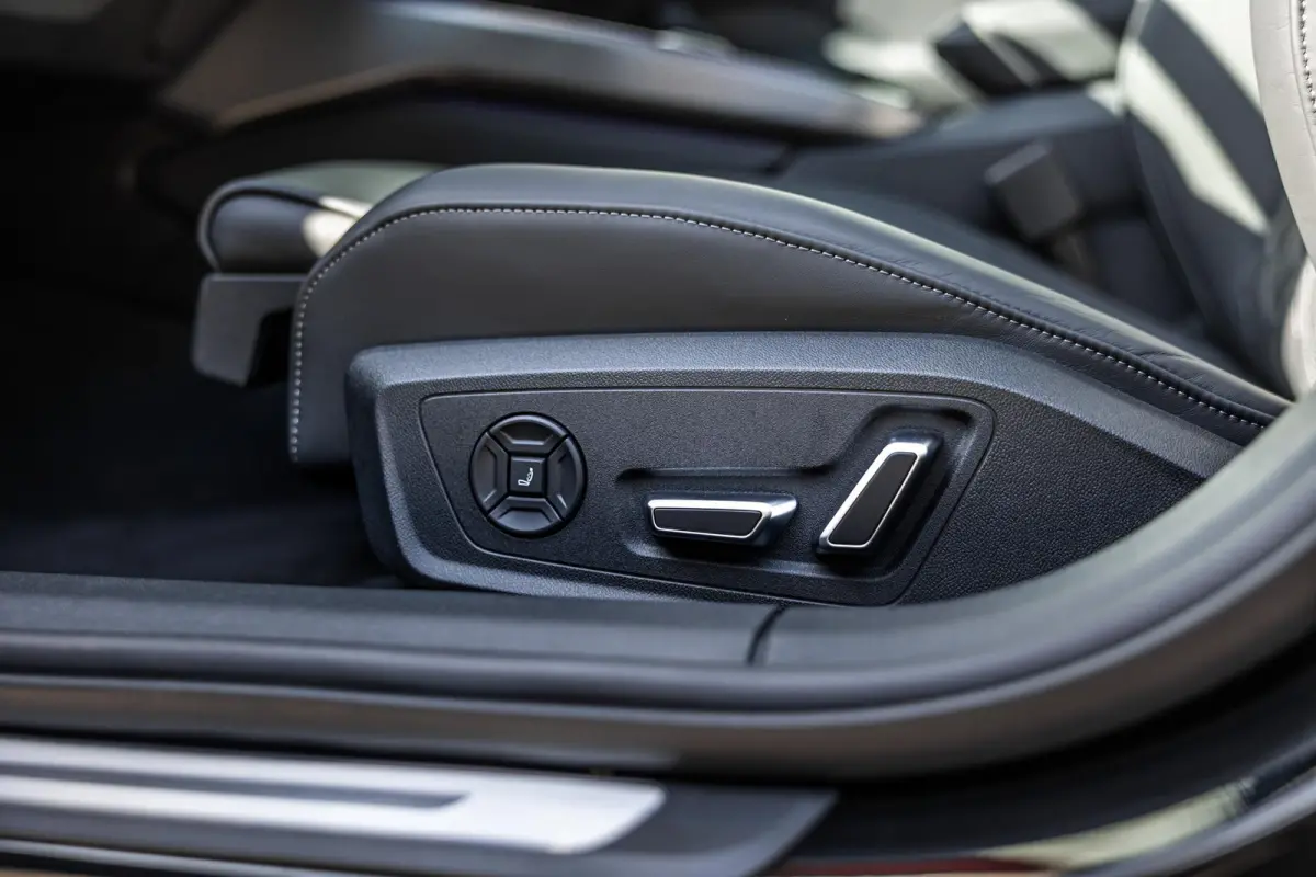 55 TFSI-e 367pk Quattro S edition Competition | Panoramadak met Smartglass | Luchtvering | Sportstoel Plus incl. Massage / Ventilatie  | Vierwielbesturing | Head-up | Keyless