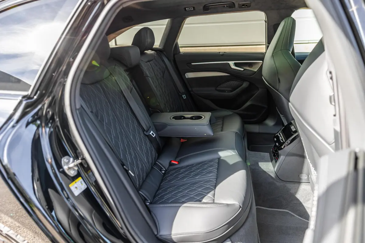 55 TFSI-e 367pk Quattro S edition Competition | Panoramadak met Smartglass | Luchtvering | Sportstoel Plus incl. Massage / Ventilatie  | Vierwielbesturing | Head-up | Keyless