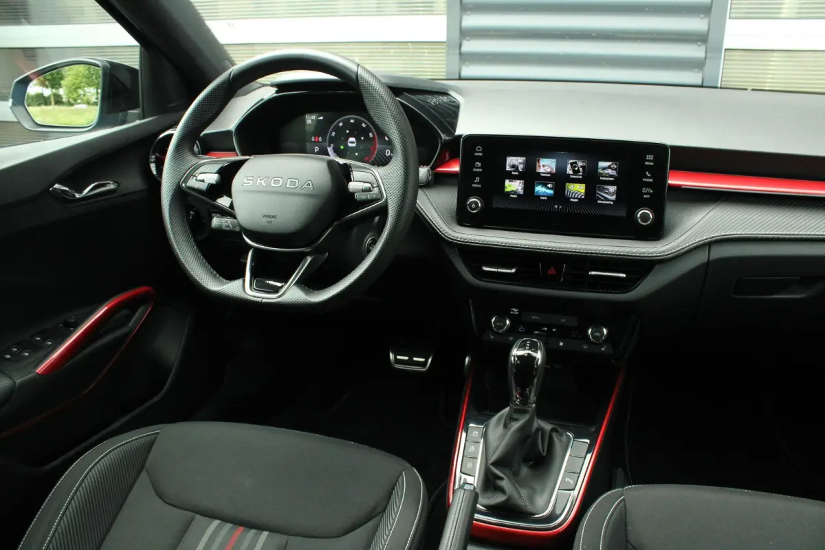 1.0 TSI 115pk DSG Monte Carlo | Cruise Control Adaptief | Stoelverwarming | Camera | Apple CarPlay / Android Auto | Climate Control