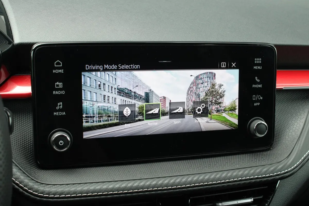 1.0 TSI 115pk DSG Monte Carlo | Cruise Control Adaptief | Stoelverwarming | Camera | Apple CarPlay / Android Auto | Climate Control