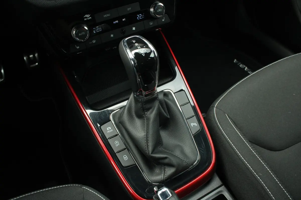 1.0 TSI 115pk DSG Monte Carlo | Cruise Control Adaptief | Stoelverwarming | Camera | Apple CarPlay / Android Auto | Climate Control
