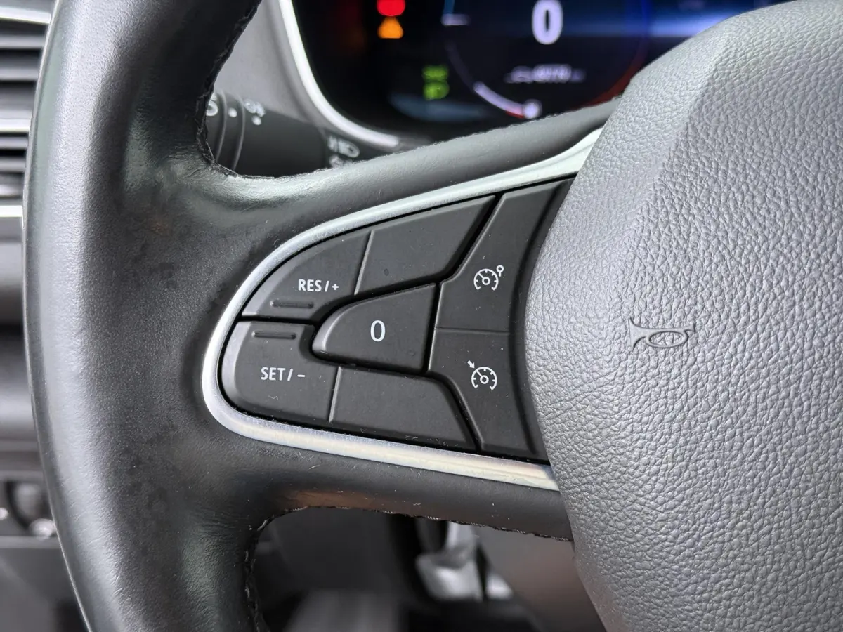 Plug-In Hybrid 160 Zen | Trekhaak | Stoel- & Stuurverw. |