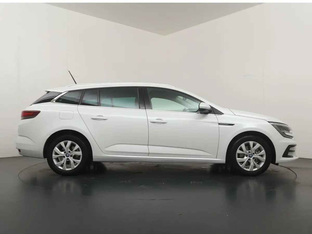 Plug-In Hybrid 160 Zen | SoH 89% | Trekhaak | Stoel- & Stuurverw. |