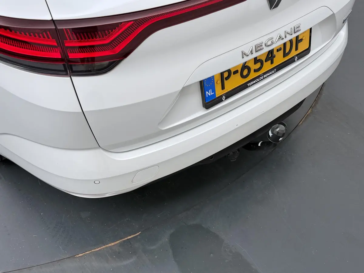 Plug-In Hybrid 160 Zen | Trekhaak | Stoel- & Stuurverw. |
