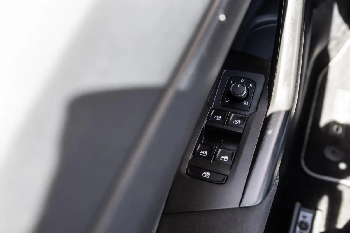 1.0 TSI 95pk Life | Achteruitrijcamera | Airconditioning | App connect