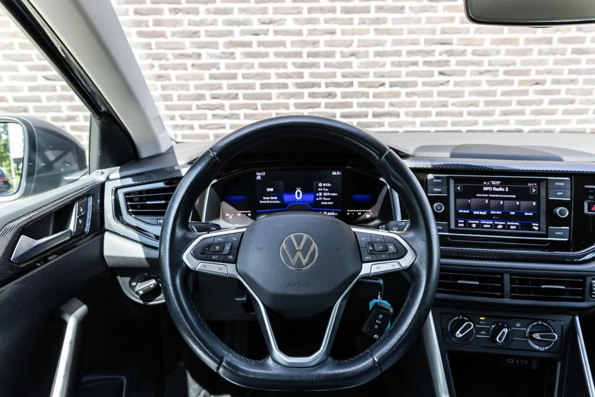 1.0 TSI 95pk Life | Achteruitrijcamera | Airconditioning | App connect