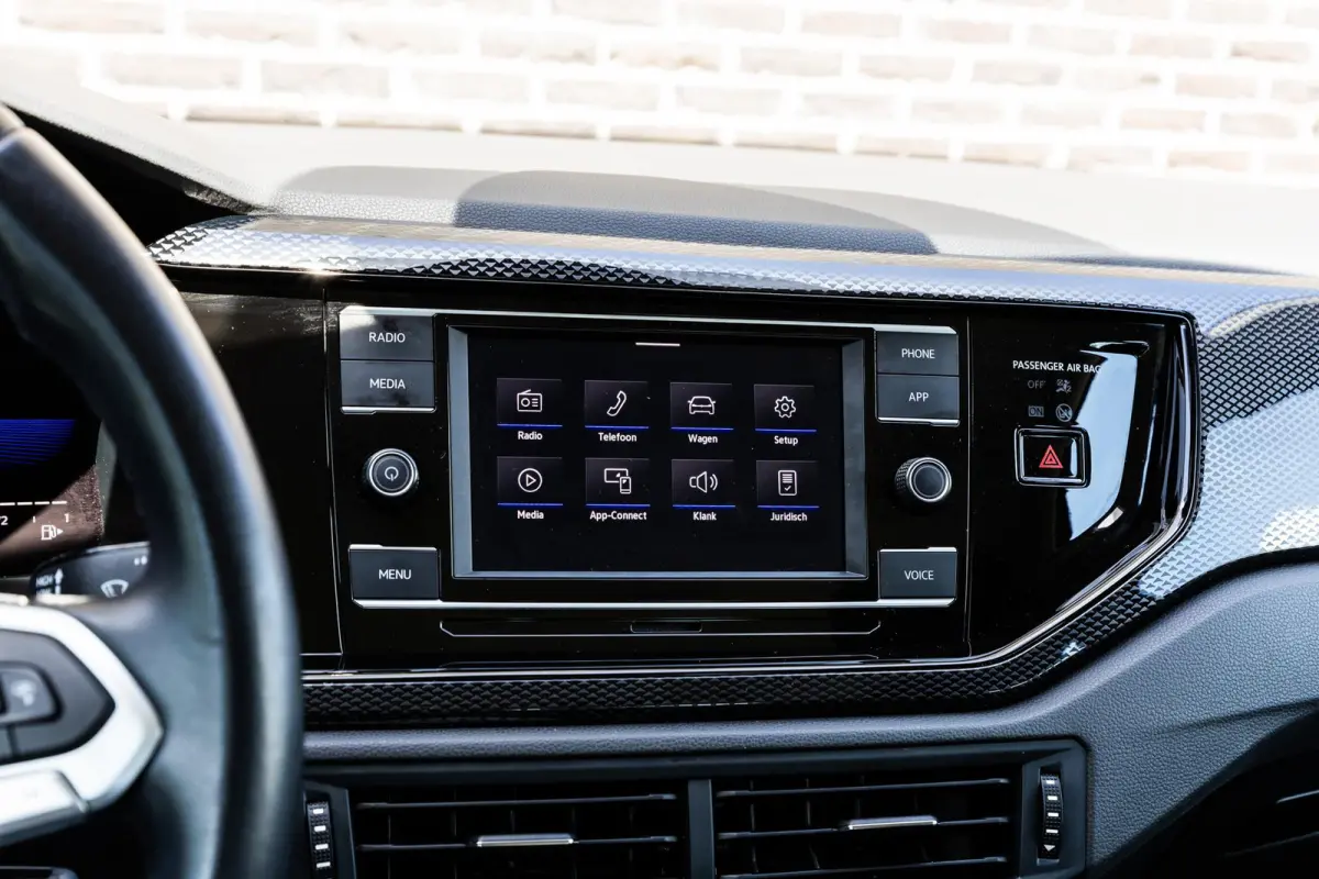 1.0 TSI 95pk Life | Achteruitrijcamera | Airconditioning | App connect