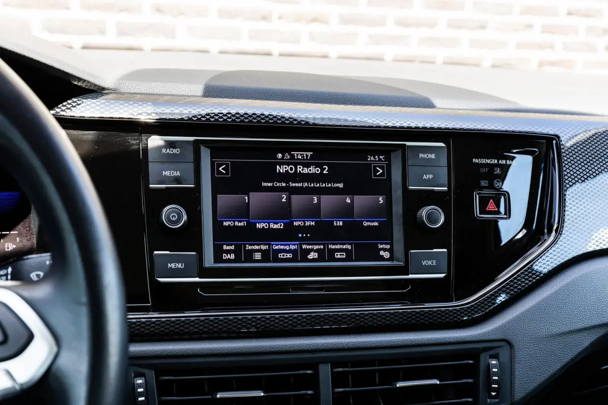 1.0 TSI 95pk Life | Achteruitrijcamera | Airconditioning | App connect