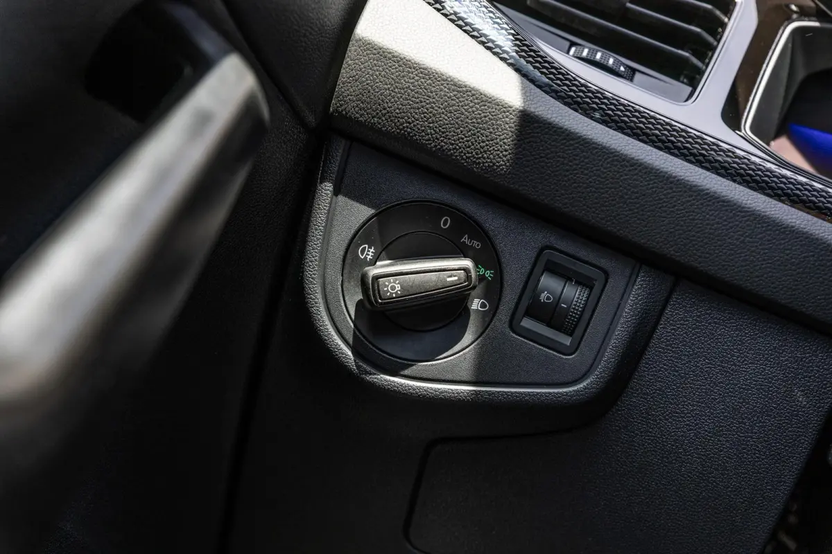1.0 TSI 95pk Life | Achteruitrijcamera | Airconditioning | App connect