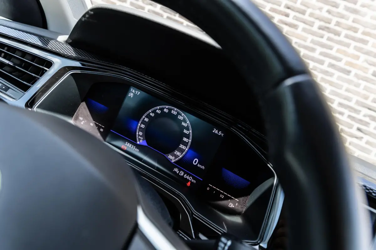 1.0 TSI 95pk Life | Achteruitrijcamera | Airconditioning | App connect
