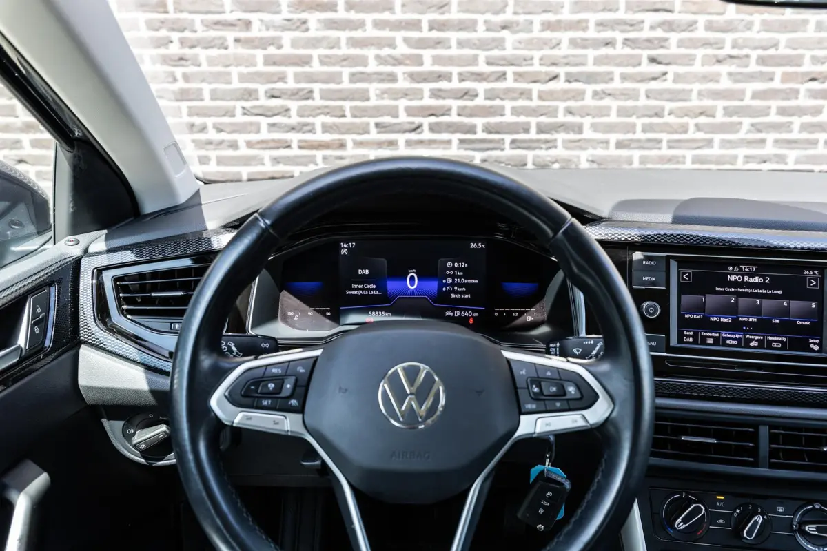 1.0 TSI 95pk Life | Achteruitrijcamera | Airconditioning | App connect