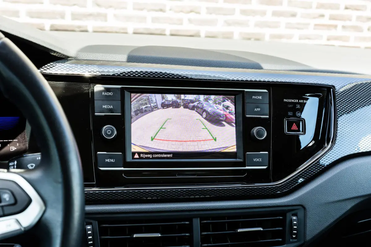 1.0 TSI 95pk Life | Achteruitrijcamera | Airconditioning | App connect