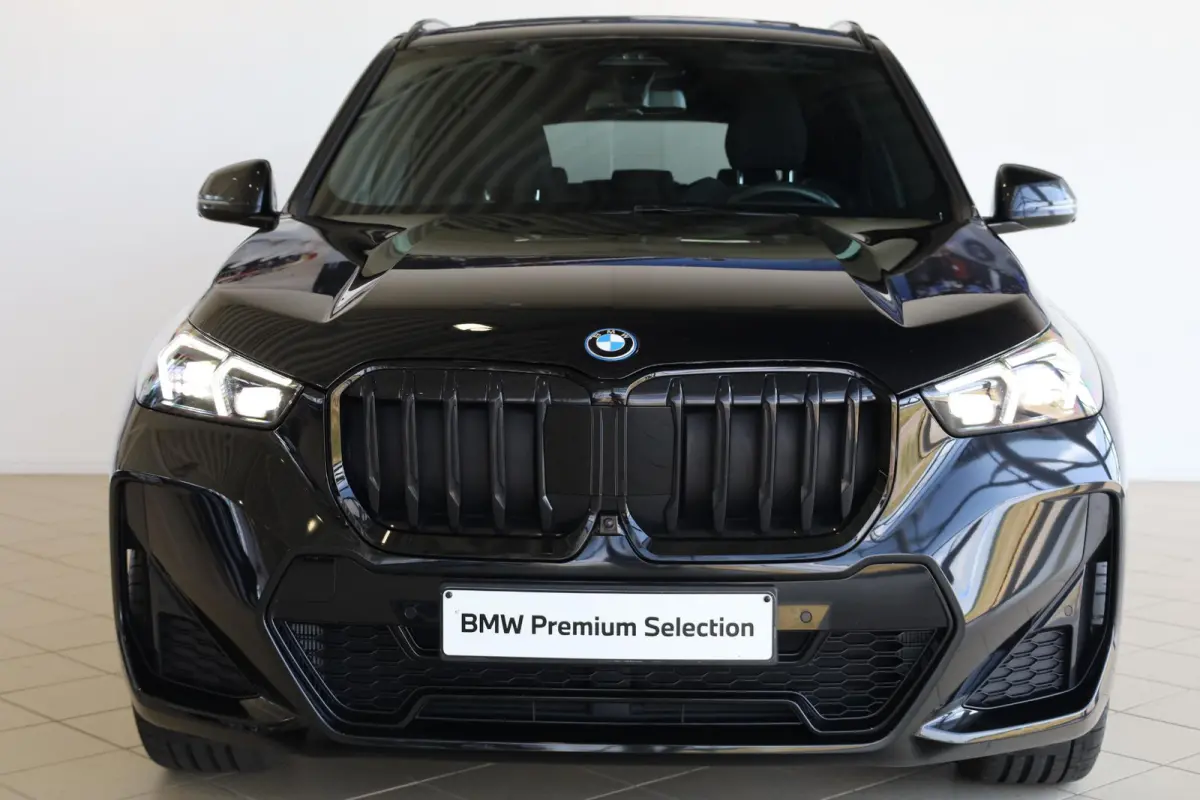 xDrive30e | M Sport Pro | Elektr. Trekhaak | Panoramadak | SOH 98,8% | Elektr. Stoelen | Driving Assistant Plus | Harman Kardon | Adaptieve LED