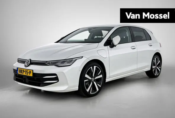 1.5 eHybrid Life Edition | Automaat | 360 graden Camera | Climate Control | Apple Carplay | Android Auto | Cruise Control Adaptief | Lichtmetalen Velgen |