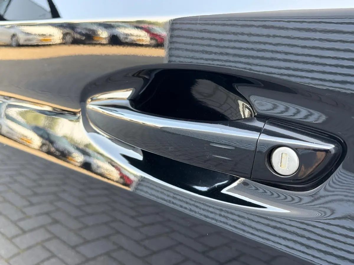 GT | Elektrische parkeerrem | Elektrische parkeerrem | Extra getinte achterste zijruiten en achterruit