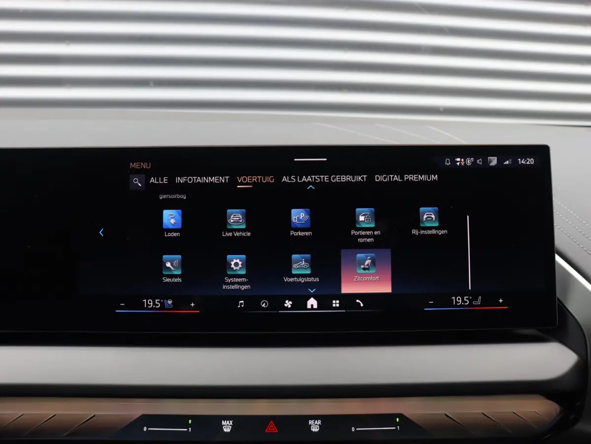 30e xDrive | M Sportpakket Pro | Panodak | Trekhaak | Head-Up | Driving Assistant Prof. | Stoelventilatie | Harman Kardon | Comfort Access | Parking Assistant Plus | SOH 100% | 21'' LMV