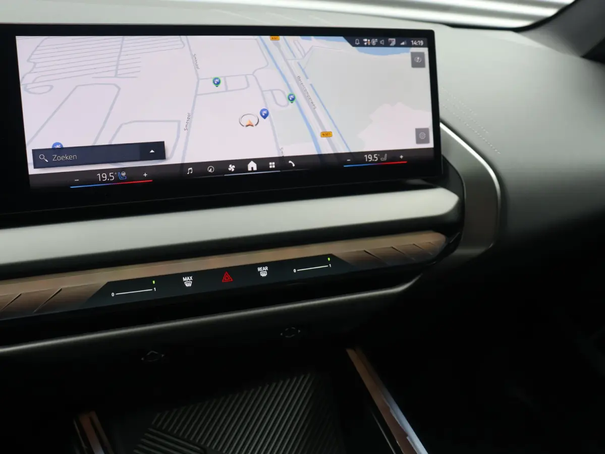 30e xDrive | M Sportpakket Pro | Panodak | Trekhaak | Head-Up | Driving Assistant Prof. | Stoelventilatie | Harman Kardon | Comfort Access | Parking Assistant Plus | SOH 100% | 21'' LMV