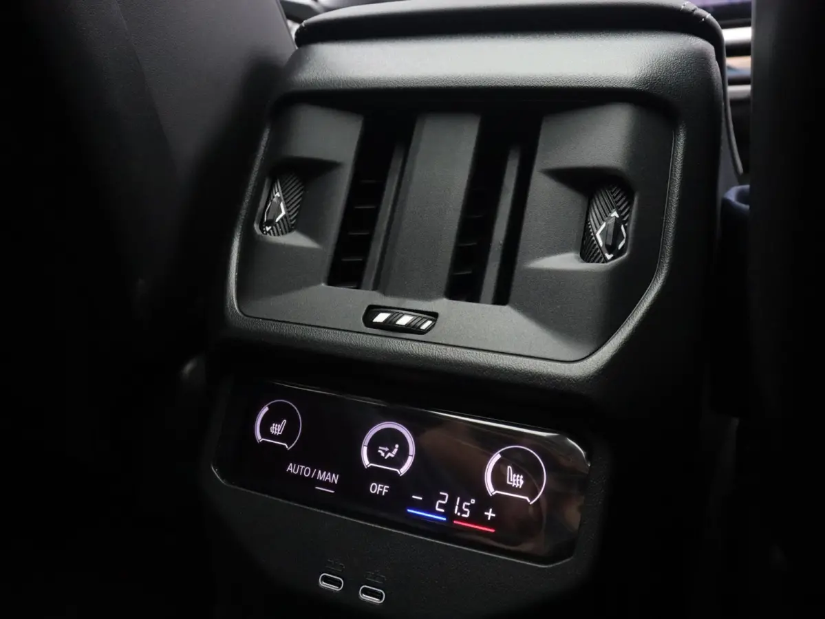30e xDrive | M Sportpakket Pro | Panodak | Trekhaak | Head-Up | Driving Assistant Prof. | Stoelventilatie | Harman Kardon | Comfort Access | Parking Assistant Plus | SOH 100% | 21'' LMV