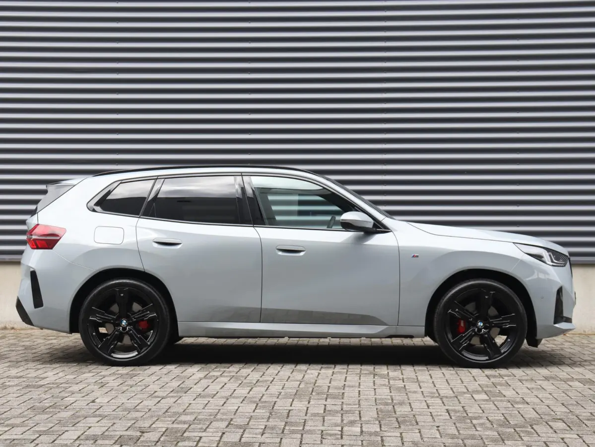 30e xDrive | M Sportpakket Pro | Panodak | Trekhaak | Head-Up | Driving Assistant Prof. | Stoelventilatie | Harman Kardon | Comfort Access | Parking Assistant Plus | SOH 100% | 21'' LMV